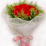 鲜花:红，白玫瑰共3层，共101枝，白色泰国兰，绿叶，插成桃心（需提前预定，并限送各大城市）