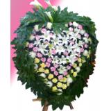 菊花:20支粉色的康乃馨，绿叶间插，卷边纸高档包装，粉色丝带