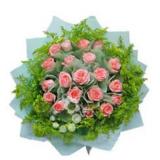 鲜花:红玫瑰19支。粉色棉纸,纱网豪华外包装
