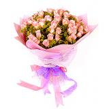 鲜花:2枝白香水百合，19枝粉玫瑰，绿叶间插；粉色纱网包装，圆形花束（此花需提前预定，并限送各大城市）
