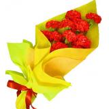 鲜花:红玫6支,满天星，粉色手柔纸单面包装，精美包装