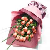 鲜花:33枝粉玫瑰，满天星丰满，白色纱网，粉色蝴蝶结包扎