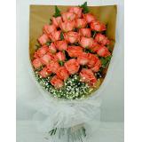 鲜花:红，粉玫瑰共计33枝，绿叶间插，手揉纸高档包装