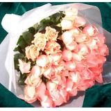 鲜花:红玫瑰19枝，米兰，满天星，手揉纸包装