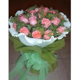 鲜花:22朵香槟色玫瑰.绿叶点缀,精美卷边纸包装,精美丝带花装饰(无珍珠)，此花需预定