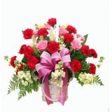 鲜花:粉色超级玫瑰19枝，米兰点缀，深紫红色皱纹纸圆形高档包装，黄色丝带打结