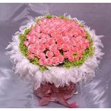 鲜花:粉康乃馨19枝，幸福草间插，绵纸包装
