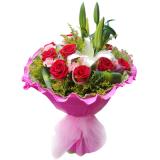 鲜花:红玫瑰19支，粉多头康乃馨9枝（或单头），绿叶子适量，手柔纸包装