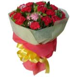鲜花:19头铁炮百合、19枝红玫瑰、扇尾、紫罗兰或泰国兰点缀，手揉纸包装、丝带（此花需预定，并限送各大城市）。