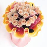 鲜花:11支红玫瑰+2支粉色百合