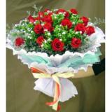 鲜花:红玫瑰6枝，绿叶间插，手揉纸包装（特价鲜花，限送市区范围）