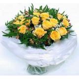 佛坪县鲜花店鲜花:33枝黄玫瑰、绿叶丰满、满天星点缀、高级纱网包装（此花需预定）