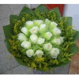 新河鲜花店鲜花:白玫瑰19枝，玻璃纸单枝包装，米兰外围，手柔纸圆形包装。