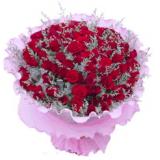 鲜花:99支红玫瑰内围情人草，粉色卷边纸高档包装