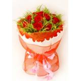 葭沚鲜花店鲜花:红玫瑰19枝，黄莺适量，中档包装。卷纸+红色纱网