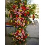 花篮:黄菊，扶朗，香水百合，红掌，泰国兰等，高1.7米