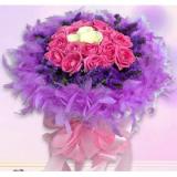 鲜花:19枝彩色玫瑰，粉色皱纹纸,圆形花束，此花需提前预定