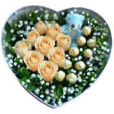 礼盒花:2枝白香水百合，11枝粉玫瑰，白色桔梗3枝（或白玫瑰），衬花点缀；粉色手柔纸单面包装。