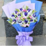 蓝玫瑰:33枝粉玫瑰，满天星点缀，手揉纸单面包装。